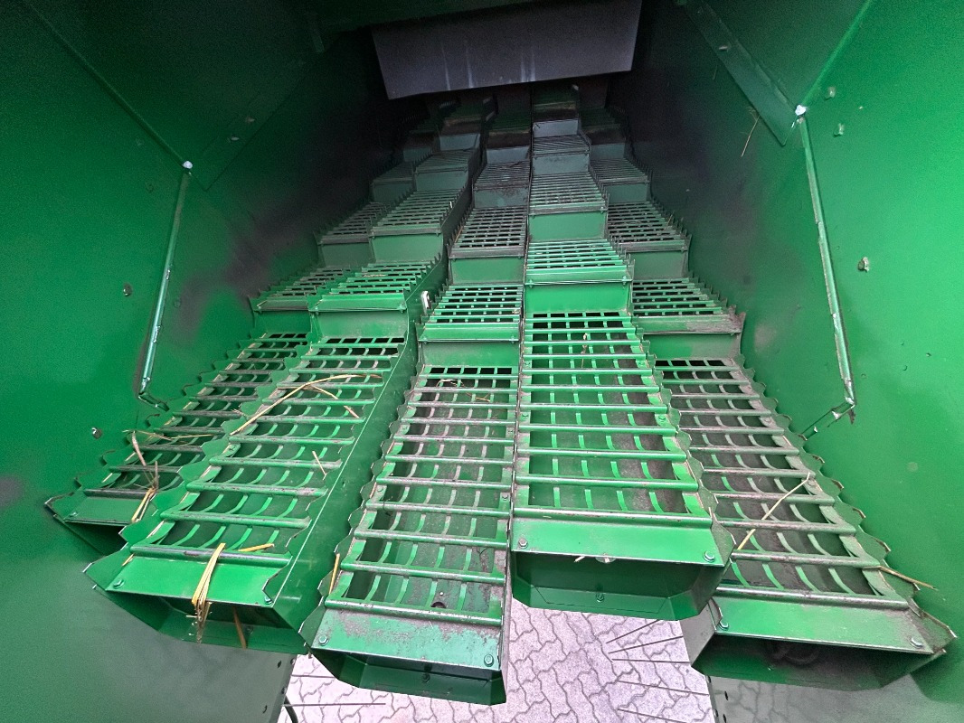 John Deere T560 - Moissonneuse-batteuse: photos 2 John Deere T560 - Moissonneuse-batteuse: photos 2