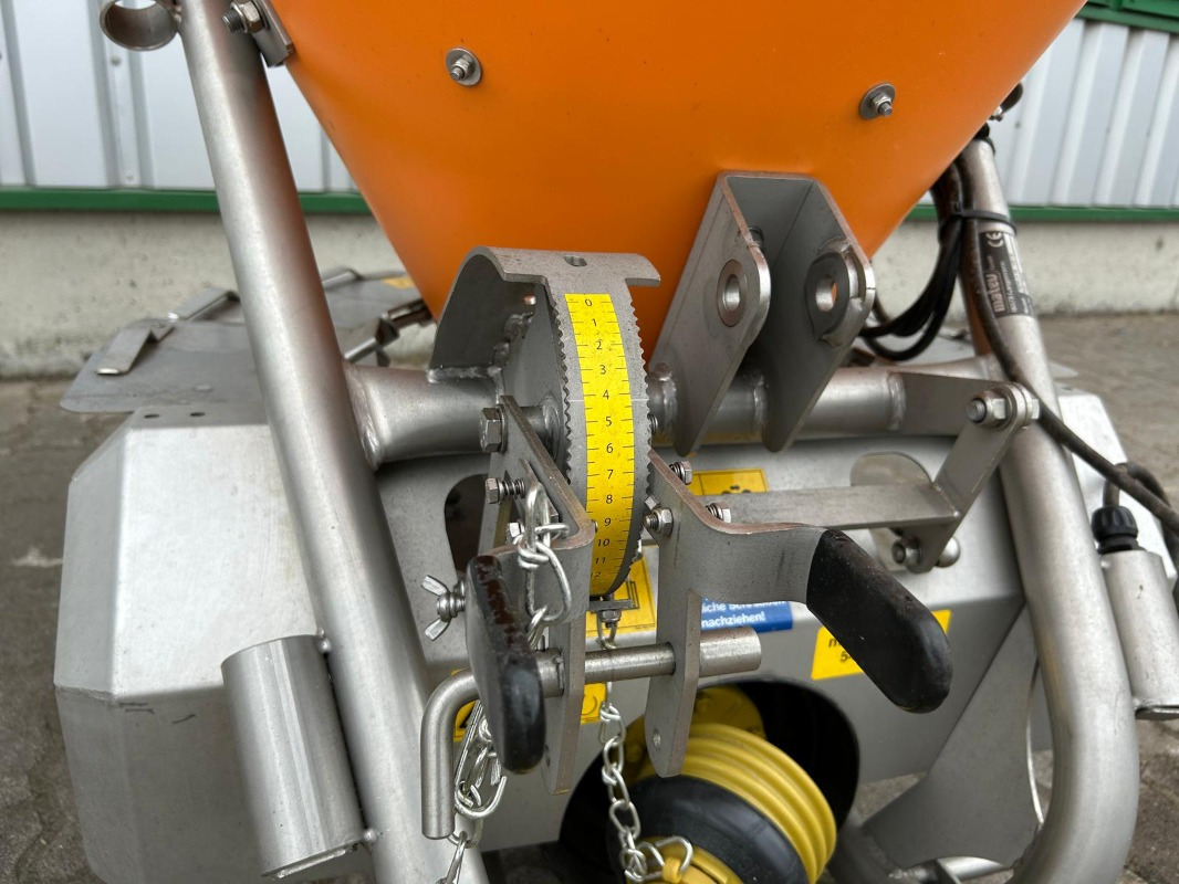 Matev SPR-H/M 125 IX - Epandeur de sable: photos 5 Matev SPR-H/M 125 IX - Epandeur de sable: photos 5