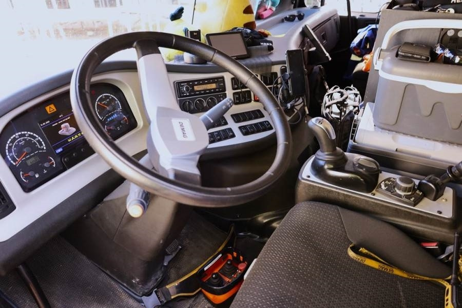 Demag AC220-5 Dutch Registration, 10x6x10, 220t Capacity - Grue tout-terrain: photos 4 Demag AC220-5 Dutch Registration, 10x6x10, 220t Capacity - Grue tout-terrain: photos 4