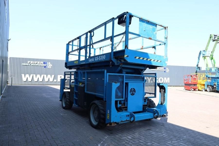 Genie GS5390 Diesel, 4x4 Drive, 18.15m Working Height, 6 en crédit-bail Genie GS5390 Diesel, 4x4 Drive, 18.15m Working Height, 6: photos 8 Genie GS5390 Diesel, 4x4 Drive, 18.15m Working Height, 6 en crédit-bail Genie GS5390 Diesel, 4x4 Drive, 18.15m Working Height, 6: photos 8