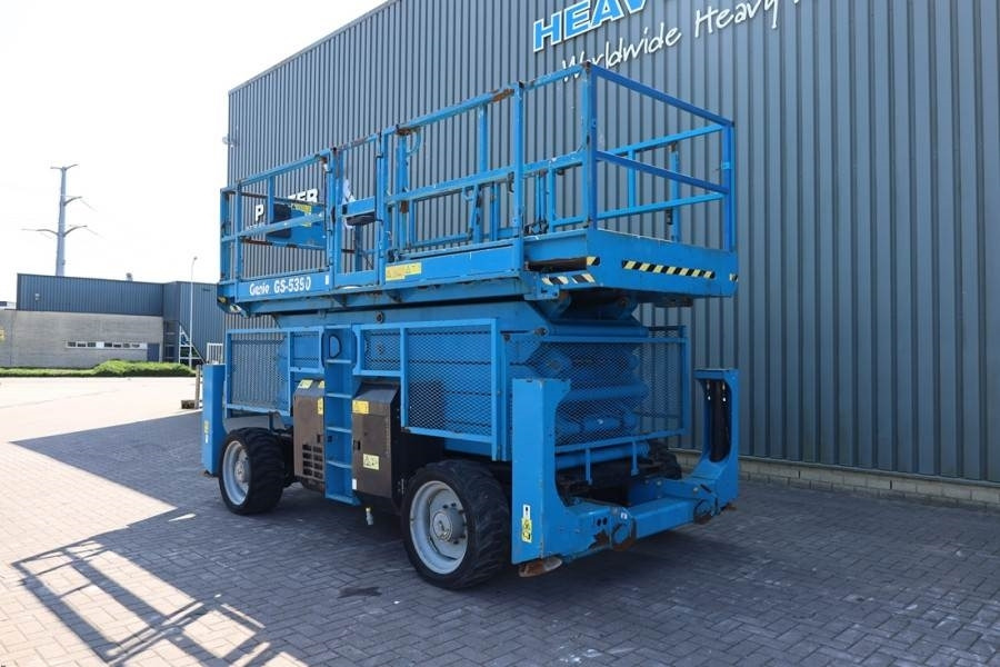 Genie GS5390 Diesel, 4x4 Drive, 18.15m Working Height, 6 en crédit-bail Genie GS5390 Diesel, 4x4 Drive, 18.15m Working Height, 6: photos 9 Genie GS5390 Diesel, 4x4 Drive, 18.15m Working Height, 6 en crédit-bail Genie GS5390 Diesel, 4x4 Drive, 18.15m Working Height, 6: photos 9
