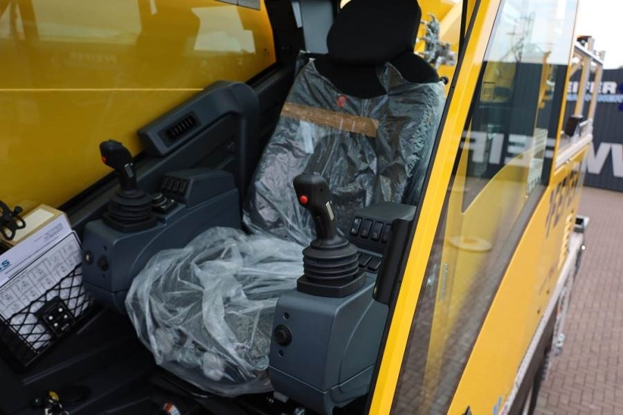 Grove GMK5250XL-1 Available For Rent, Dutch Registration - Grue tout-terrain: photos 5 Grove GMK5250XL-1 Available For Rent, Dutch Registration - Grue tout-terrain: photos 5