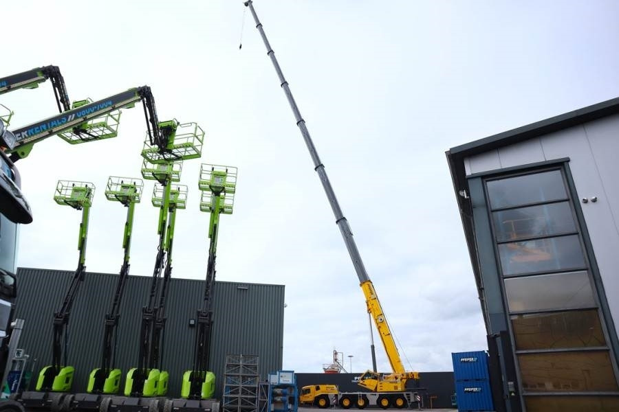 Grove GMK5250XL-1 Available Immediately, Dutch Registrat - Grue tout-terrain: photos 3 Grove GMK5250XL-1 Available Immediately, Dutch Registrat - Grue tout-terrain: photos 3