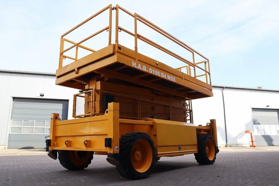 HAB S195-24 D4WDS Diesel, 4x4 Drive, 19.5m Working Hei - Nacelle ciseaux: photos 2 HAB S195-24 D4WDS Diesel, 4x4 Drive, 19.5m Working Hei - Nacelle ciseaux: photos 2