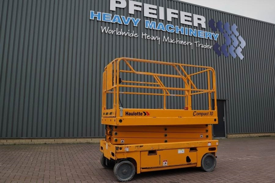 Haulotte Compact 10 Electric, 10m Working Height, 450kg Cap - Nacelle ciseaux: photos 1 Haulotte Compact 10 Electric, 10m Working Height, 450kg Cap - Nacelle ciseaux: photos 1