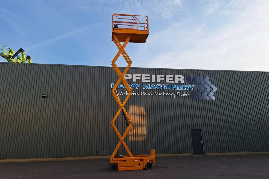 Haulotte Compact 10 Electric, 10m Working Height, 450kg Cap - Nacelle ciseaux: photos 3 Haulotte Compact 10 Electric, 10m Working Height, 450kg Cap - Nacelle ciseaux: photos 3