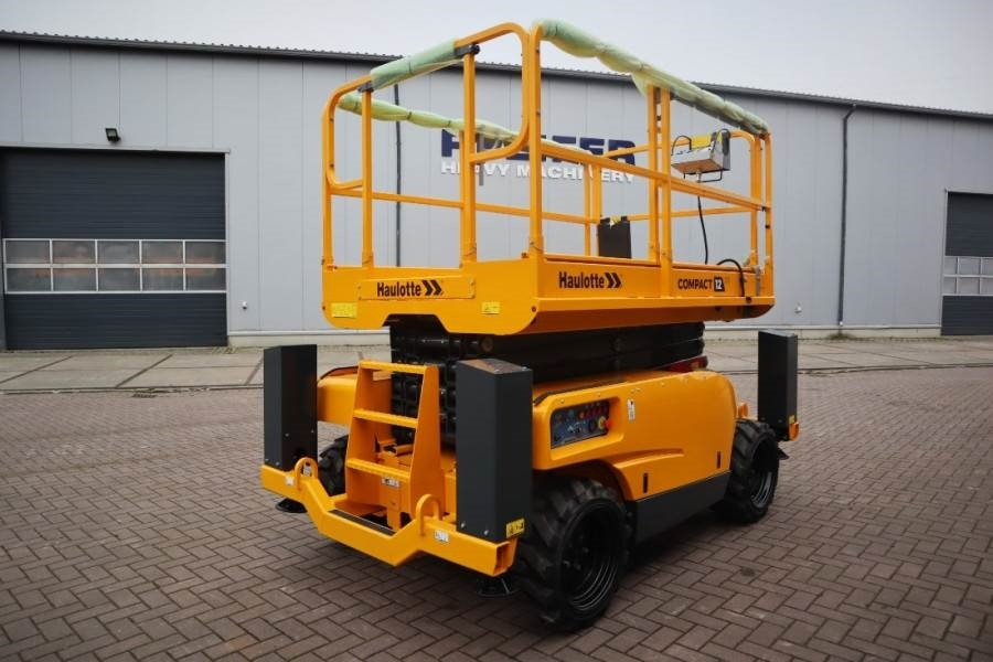 Haulotte Compact 12DX Valid Inspection, *Guarantee! Diesel, - Nacelle ciseaux: photos 2 Haulotte Compact 12DX Valid Inspection, *Guarantee! Diesel, - Nacelle ciseaux: photos 2