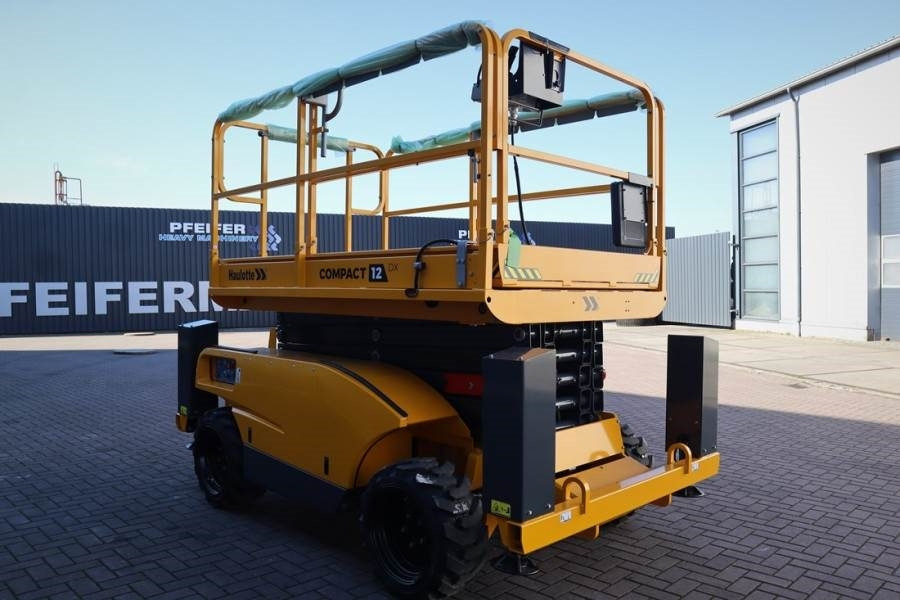 Haulotte Compact 12DX Valid Inspection, *Guarantee! Diesel, - Nacelle ciseaux: photos 2 Haulotte Compact 12DX Valid Inspection, *Guarantee! Diesel, - Nacelle ciseaux: photos 2