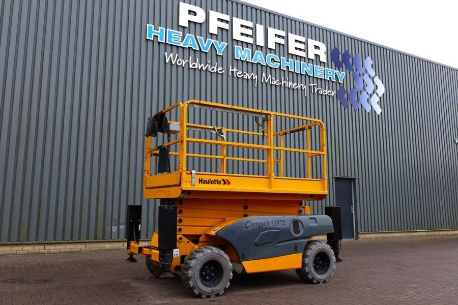 Haulotte Compact 12RTE Electric, 12m Working Height, 450kg  - Nacelle ciseaux: photos 1 Haulotte Compact 12RTE Electric, 12m Working Height, 450kg  - Nacelle ciseaux: photos 1