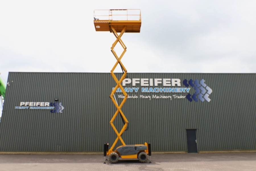 Haulotte Compact 12RTE Electric, 12m Working Height, 450kg  - Nacelle ciseaux: photos 3 Haulotte Compact 12RTE Electric, 12m Working Height, 450kg  - Nacelle ciseaux: photos 3