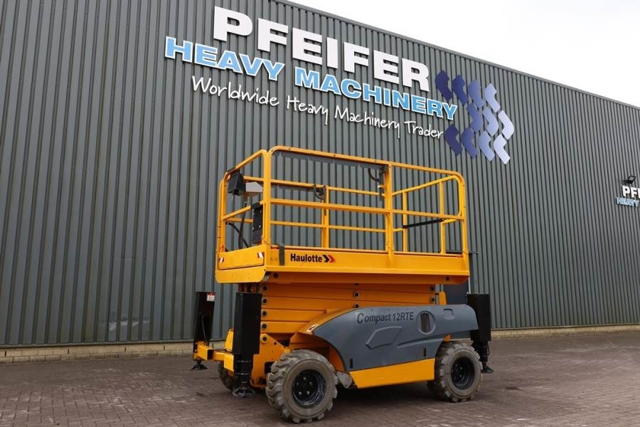 Haulotte Compact 12RTE Electric, 12m Working Height, 450kg  - Nacelle ciseaux: photos 1 Haulotte Compact 12RTE Electric, 12m Working Height, 450kg  - Nacelle ciseaux: photos 1