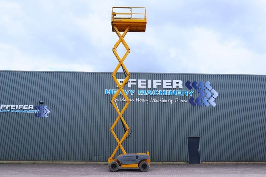 Haulotte Compact 12RTE Electric, 12m Working Height, 450kg - Nacelle ciseaux: photos 3 Haulotte Compact 12RTE Electric, 12m Working Height, 450kg - Nacelle ciseaux: photos 3