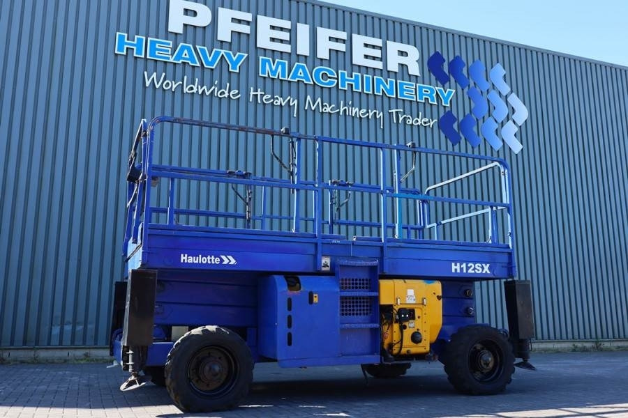 Haulotte H12SX Diesel, 4x4 Drive, 12m Working Height, 700kg - Nacelle ciseaux: photos 1 Haulotte H12SX Diesel, 4x4 Drive, 12m Working Height, 700kg - Nacelle ciseaux: photos 1