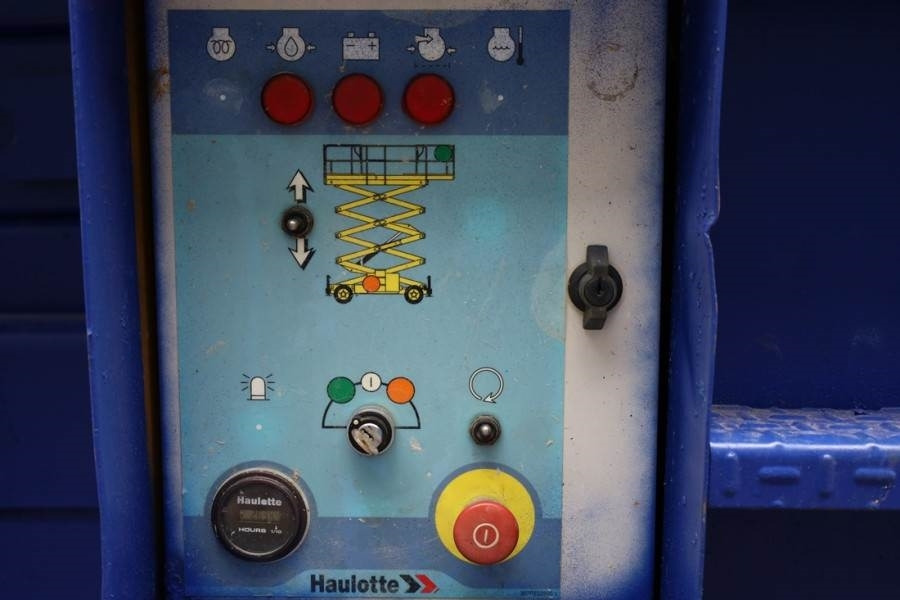 Haulotte H15SX Diesel, 4x4 Drive 15 Working Height, 500kg C - Nacelle ciseaux: photos 4 Haulotte H15SX Diesel, 4x4 Drive 15 Working Height, 500kg C - Nacelle ciseaux: photos 4