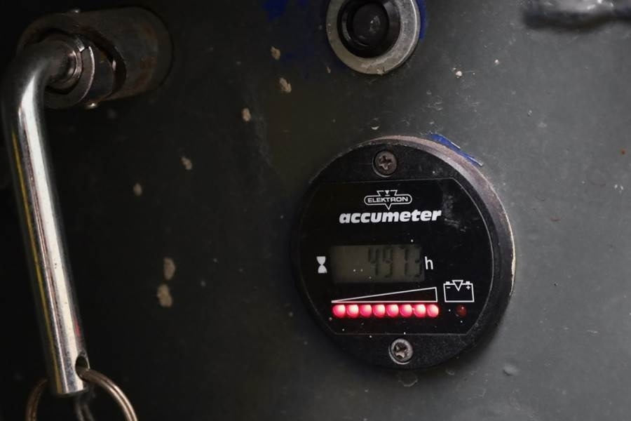 Holland Lift Ecostar HL-7814 Electric, 10m Working Height, 450k - Nacelle ciseaux: photos 5 Holland Lift Ecostar HL-7814 Electric, 10m Working Height, 450k - Nacelle ciseaux: photos 5