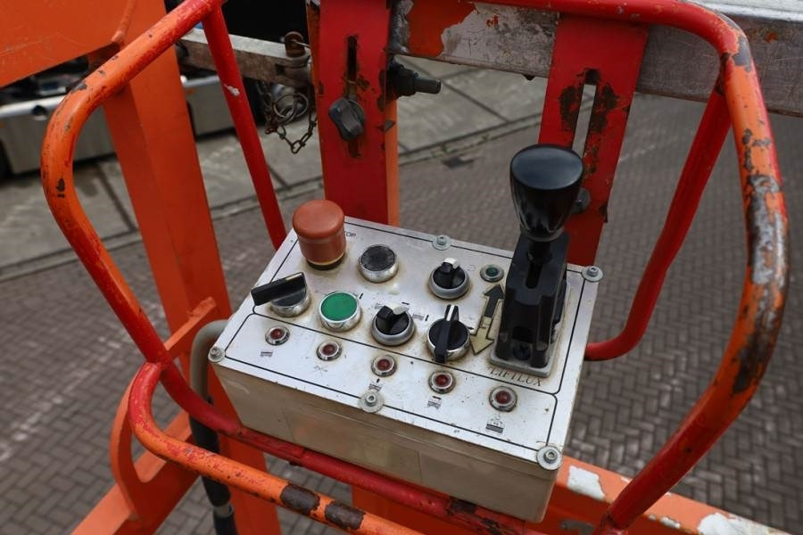 JLG 260-25 Diesel, 4x4 Drive, 9.80m Hydraulic Deck Ext - Nacelle ciseaux: photos 4 JLG 260-25 Diesel, 4x4 Drive, 9.80m Hydraulic Deck Ext - Nacelle ciseaux: photos 4