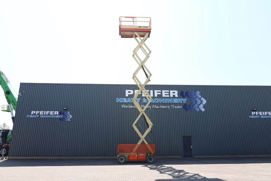 JLG M4069 Hybrid, 14.2m Working Height, 360kg Capacity - Nacelle ciseaux: photos 3 JLG M4069 Hybrid, 14.2m Working Height, 360kg Capacity - Nacelle ciseaux: photos 3