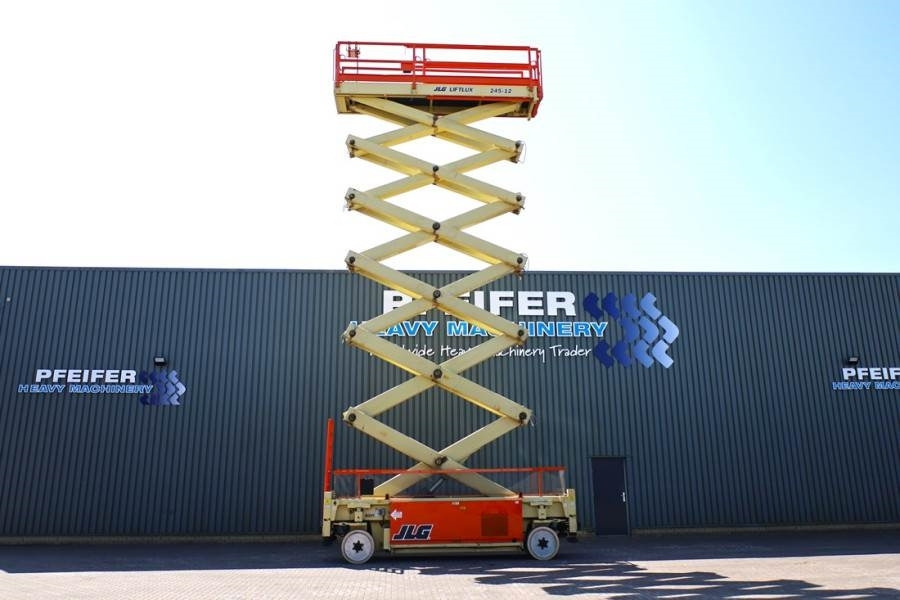 JLG SL245-12 Diesel, 4x4x4 Drive, 26.5m Working Height - Nacelle ciseaux: photos 3 JLG SL245-12 Diesel, 4x4x4 Drive, 26.5m Working Height - Nacelle ciseaux: photos 3