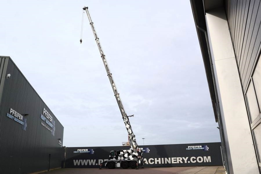 Liebherr LTC1055-3.1 Diesel, 6x6x6 Drive, 55t Capacity, 36m - Grue tout-terrain: photos 3 Liebherr LTC1055-3.1 Diesel, 6x6x6 Drive, 55t Capacity, 36m - Grue tout-terrain: photos 3