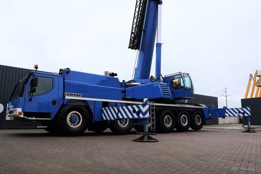 Liebherr LTM1150-6.1 Dutch Vehicle Registration, Valid Abom - Grue tout-terrain: photos 2 Liebherr LTM1150-6.1 Dutch Vehicle Registration, Valid Abom - Grue tout-terrain: photos 2
