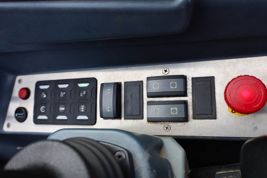 Chariot télescopique Magni TH5,5.15-D7/D Diesel, 4x4x4 Drive, 5.5t Capacity,: photos 20