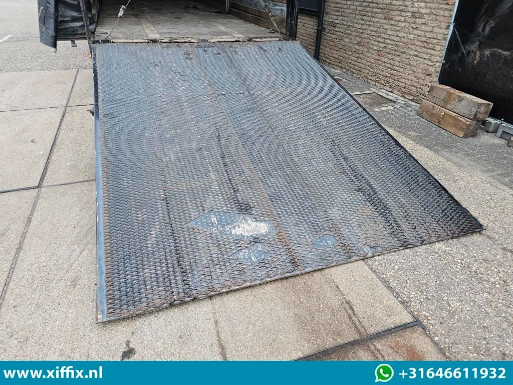 Wiese 3-ass. Semi dieplader met huifopbouw / Wiese 9 tons laadklep - Semi-remorque surbaissé: photos 5 Wiese 3-ass. Semi dieplader met huifopbouw / Wiese 9 tons laadklep - Semi-remorque surbaissé: photos 5