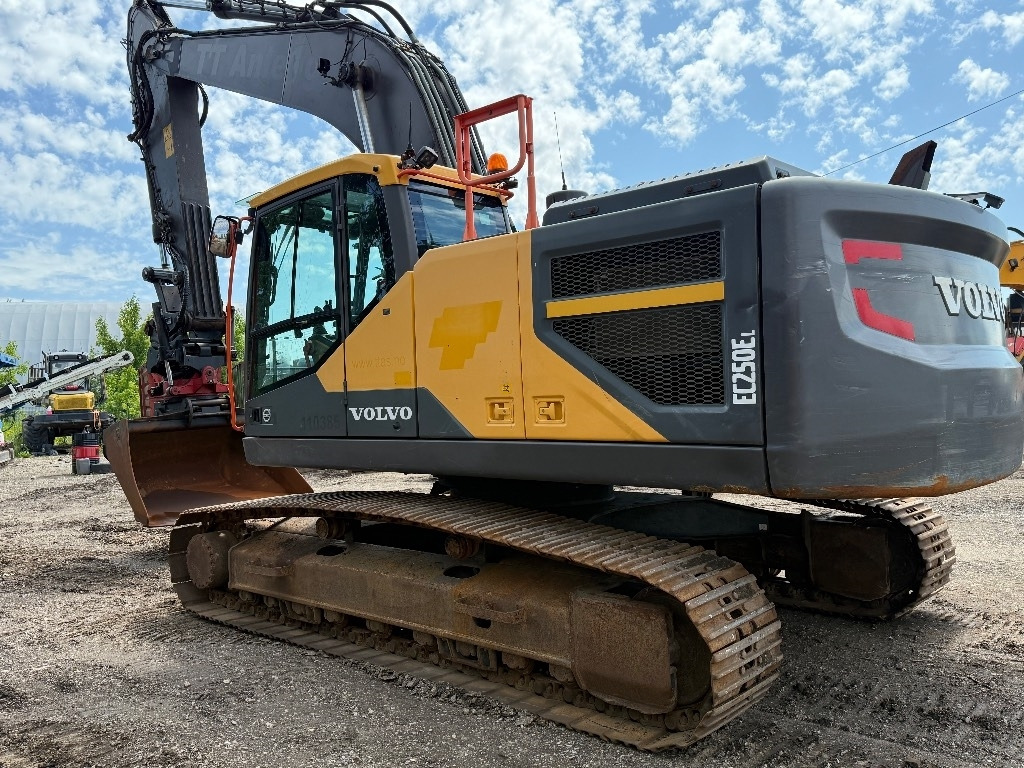Volvo EC 250 E - Pelle sur chenille: photos 2 Volvo EC 250 E - Pelle sur chenille: photos 2