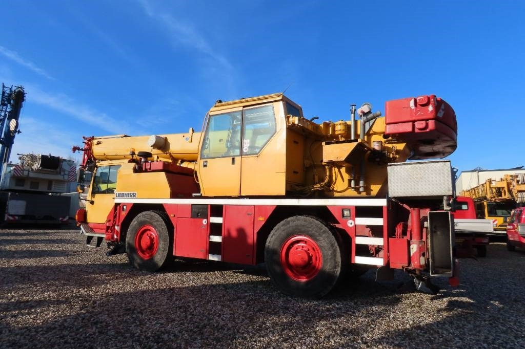 Liebherr LTM 1030-2.1 - Grue tout-terrain: photos 3 Liebherr LTM 1030-2.1 - Grue tout-terrain: photos 3