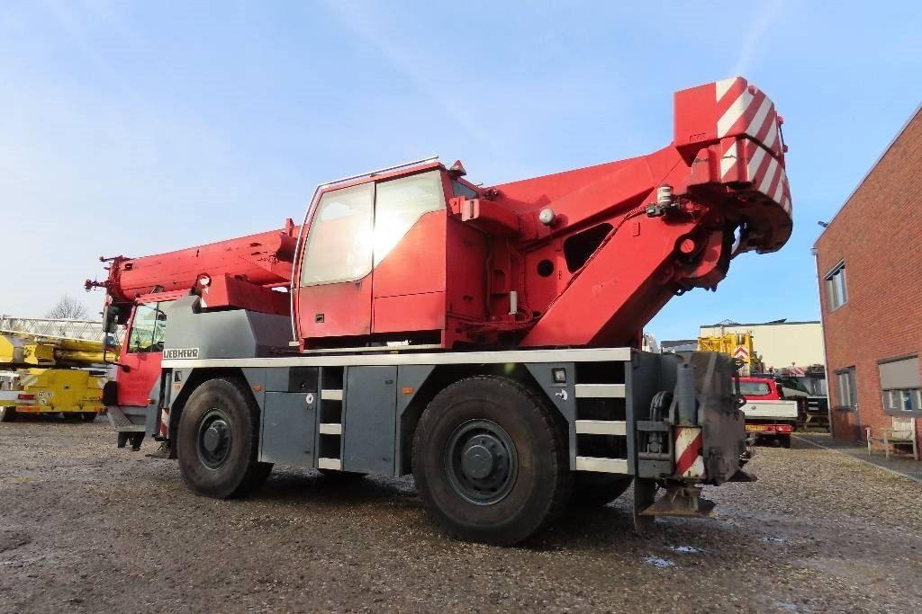 Liebherr LTM 1040-2.1 - Grue tout-terrain: photos 4 Liebherr LTM 1040-2.1 - Grue tout-terrain: photos 4
