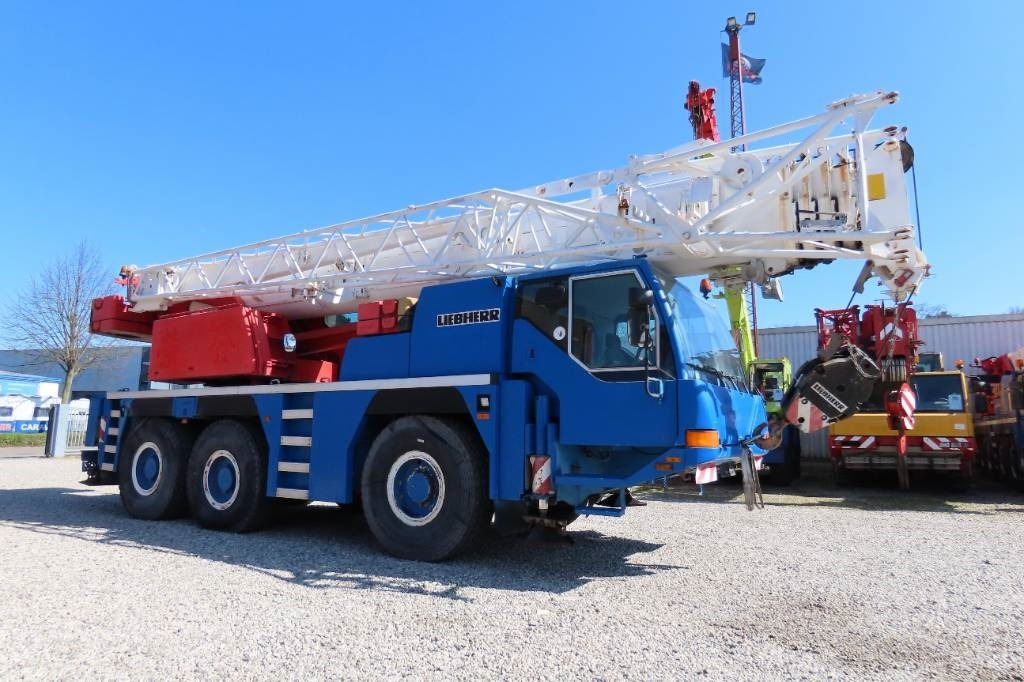 Liebherr LTM 1055-1 - Grue tout-terrain: photos 2 Liebherr LTM 1055-1 - Grue tout-terrain: photos 2