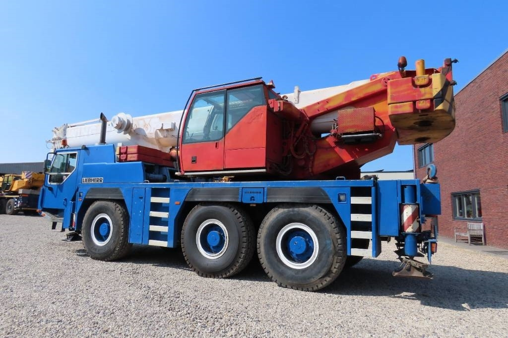 Liebherr LTM 1055-1 - Grue tout-terrain: photos 4 Liebherr LTM 1055-1 - Grue tout-terrain: photos 4