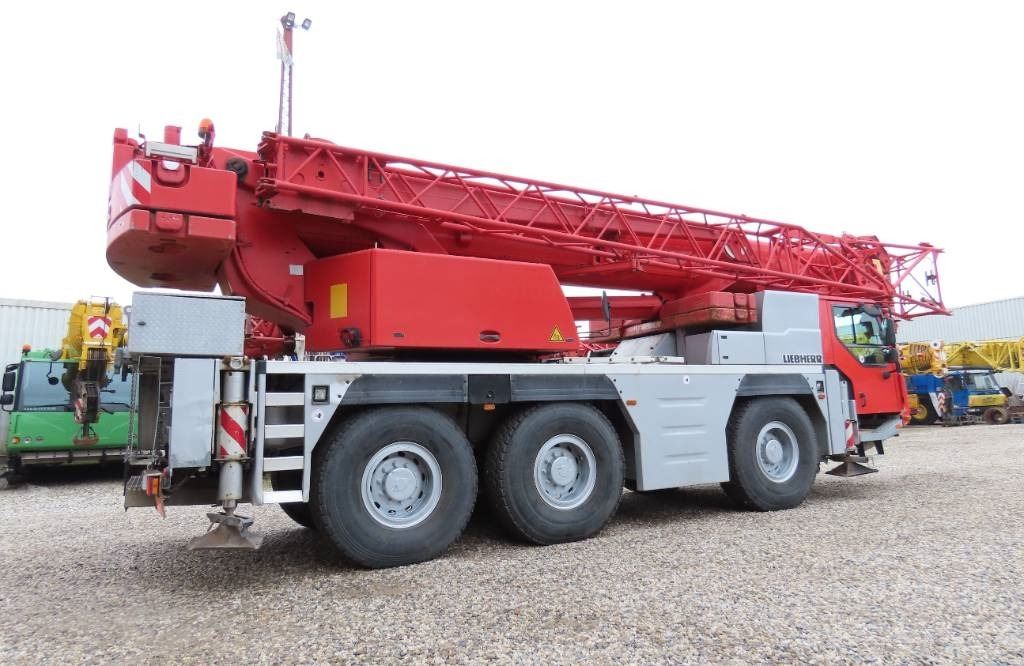 Liebherr LTM 1055-3.2 - Grue tout-terrain: photos 3 Liebherr LTM 1055-3.2 - Grue tout-terrain: photos 3