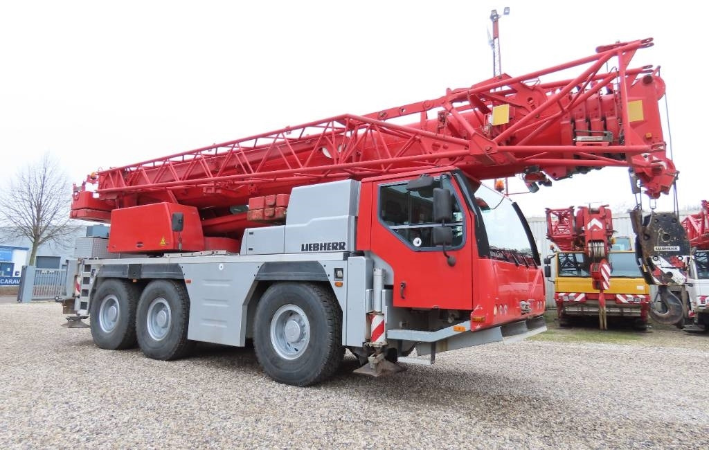 Liebherr LTM 1055-3.2 - Grue tout-terrain: photos 2 Liebherr LTM 1055-3.2 - Grue tout-terrain: photos 2