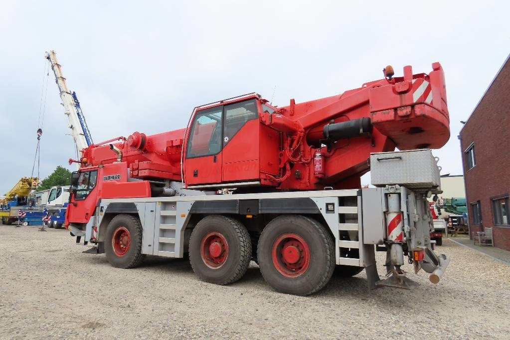 Liebherr LTM 1055-3.2 - Grue tout-terrain: photos 4 Liebherr LTM 1055-3.2 - Grue tout-terrain: photos 4