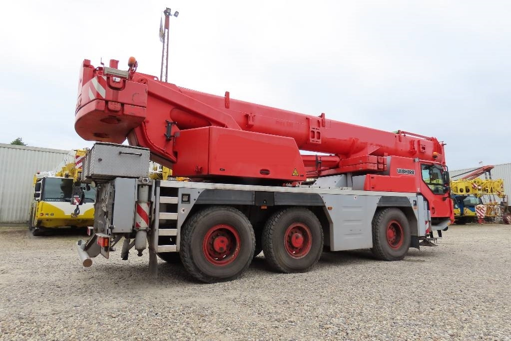 Liebherr LTM 1055-3.2 - Grue tout-terrain: photos 3 Liebherr LTM 1055-3.2 - Grue tout-terrain: photos 3