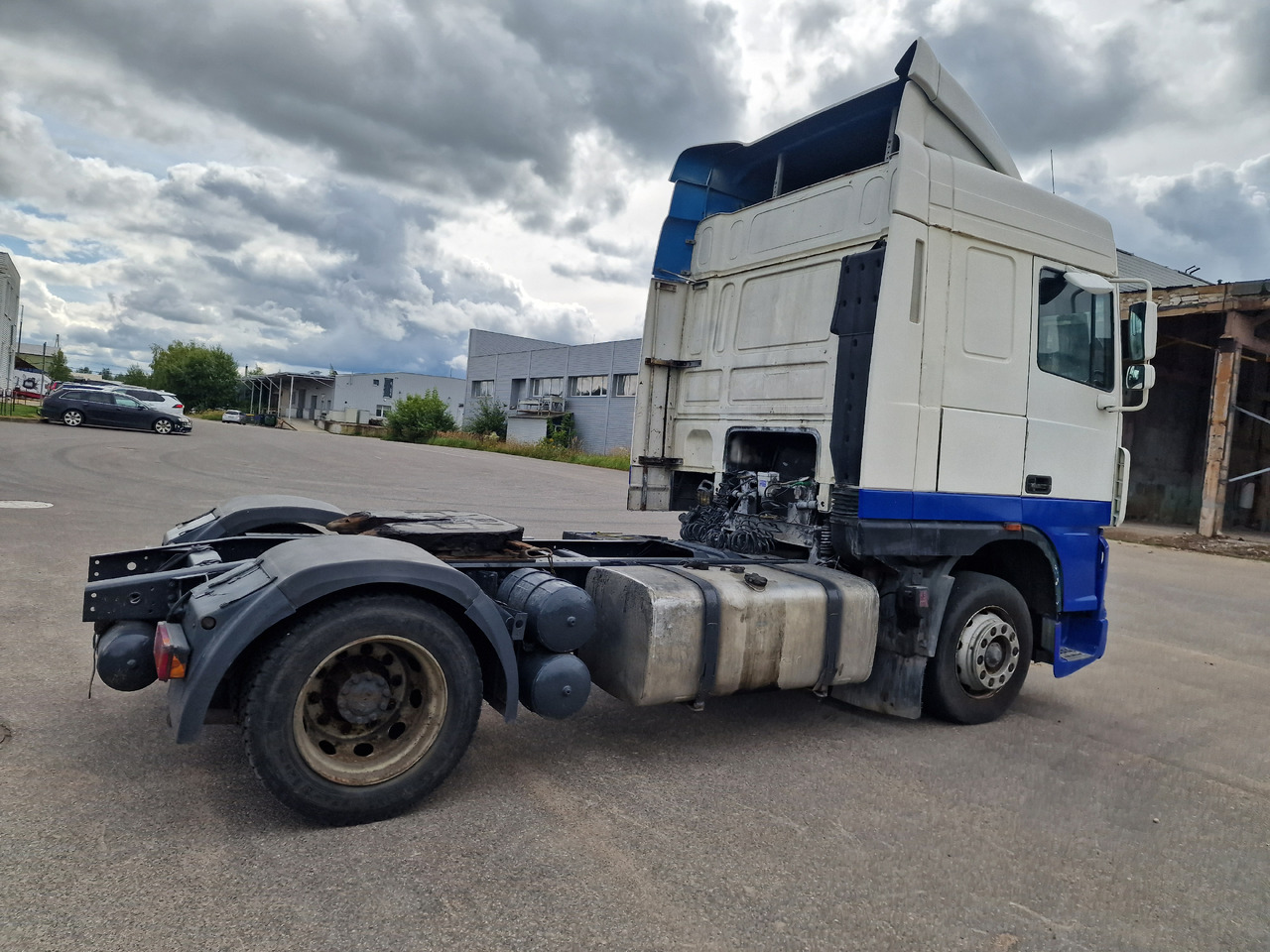 DAF 95.430 XF Euro2 manual - Tracteur routier: photos 3 DAF 95.430 XF Euro2 manual - Tracteur routier: photos 3