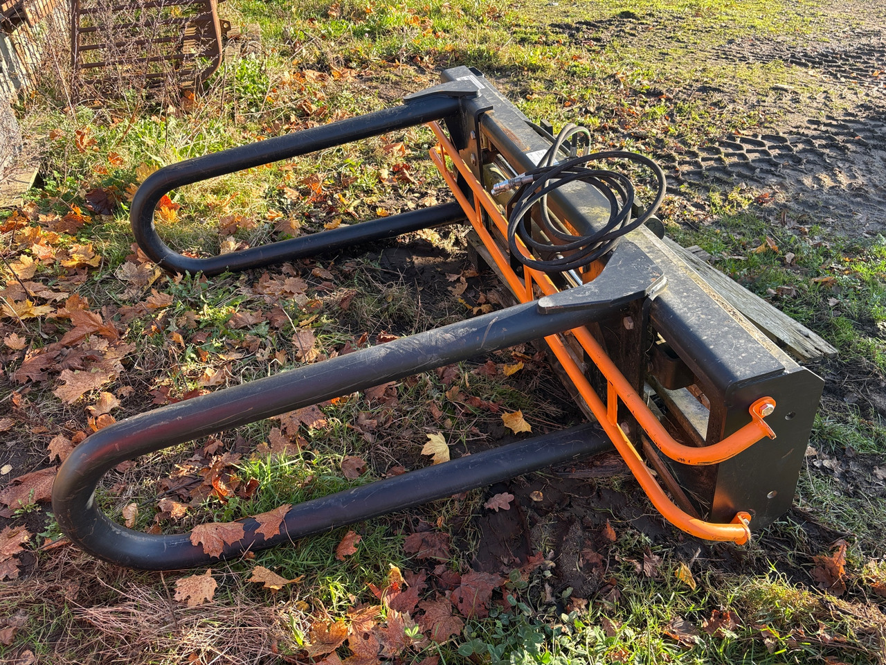 Ålö Quadrogrip 200 - Accessoire pour Machine agricole: photos 1 Ålö Quadrogrip 200 - Accessoire pour Machine agricole: photos 1