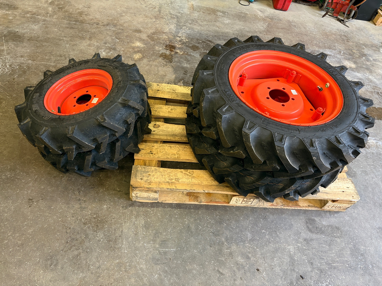 BKT 8,3-20, 6.00-12 - Pneu pour Machine agricole: photos 1 BKT 8,3-20, 6.00-12 - Pneu pour Machine agricole: photos 1