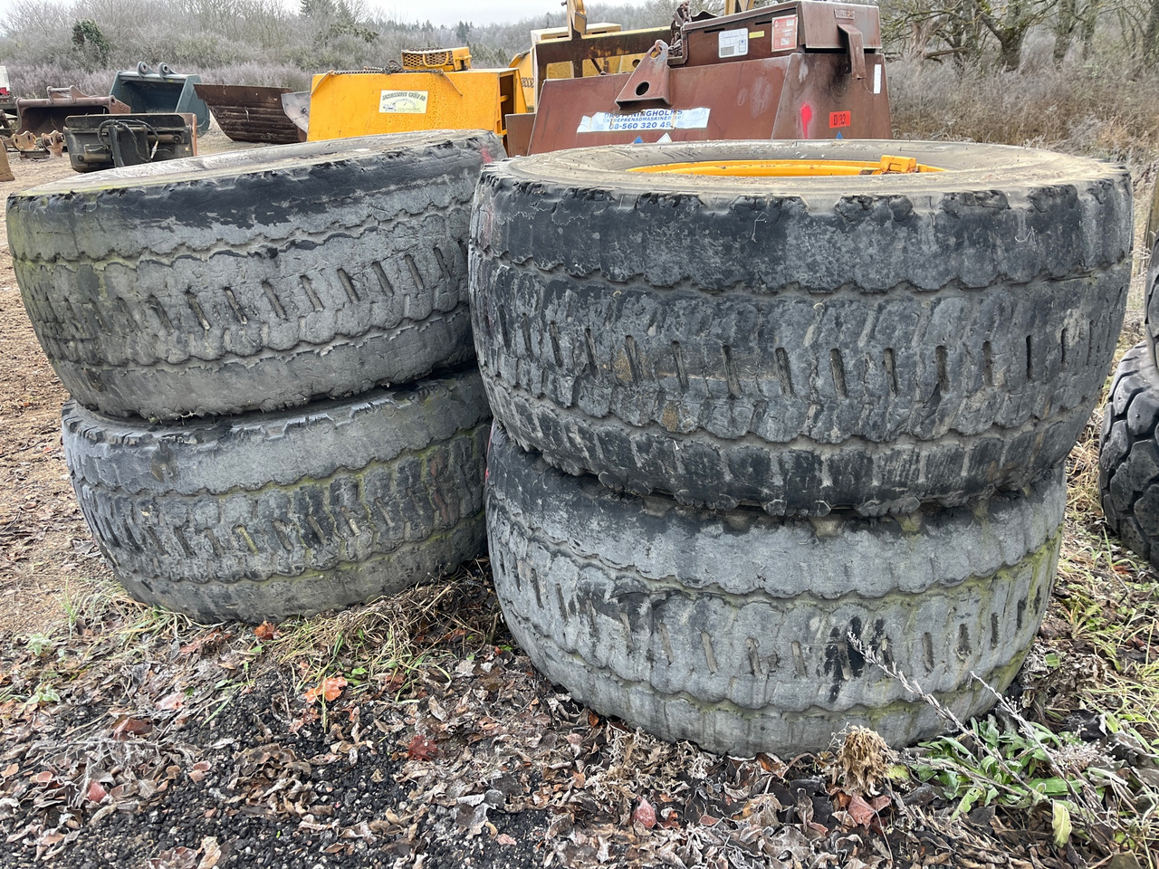 Bridgestone 600/65-25 4 st - Pneu pour Engins de chantier: photos 1 Bridgestone 600/65-25 4 st - Pneu pour Engins de chantier: photos 1