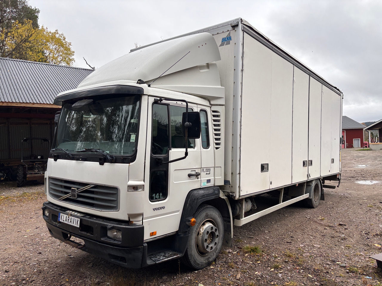Volvo FL 220 - Camion: photos 1 Volvo FL 220 - Camion: photos 1