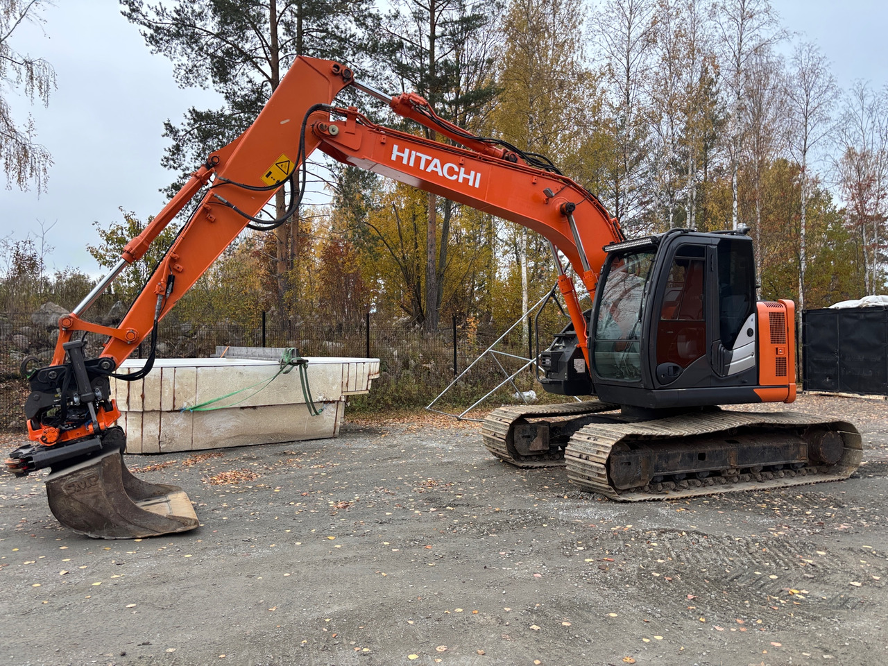 Hitachi ZX 135US-6 - Pelle: photos 1 Hitachi ZX 135US-6 - Pelle: photos 1