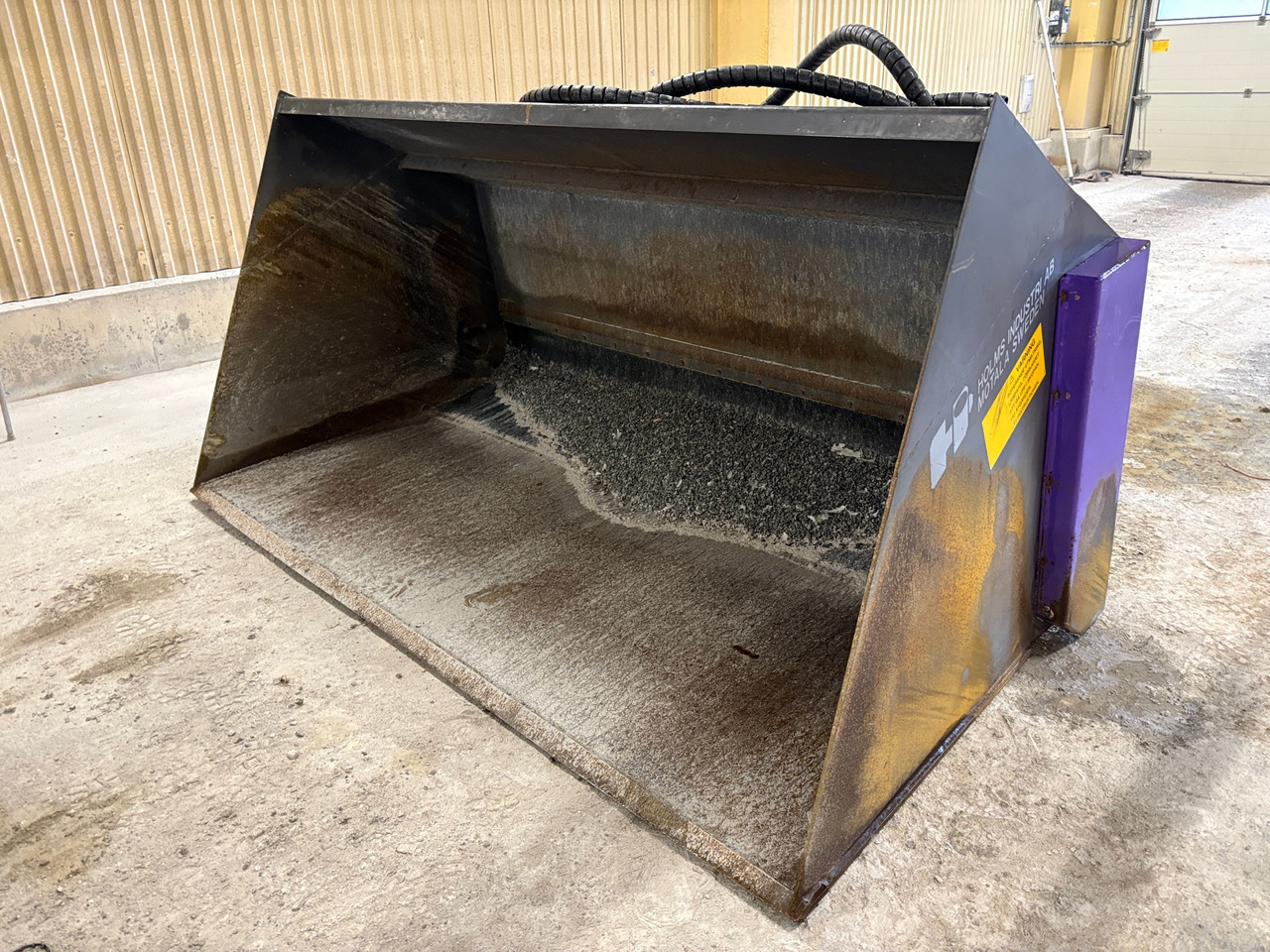 Holms SSH2300 - Epandeur de sable: photos 1 Holms SSH2300 - Epandeur de sable: photos 1