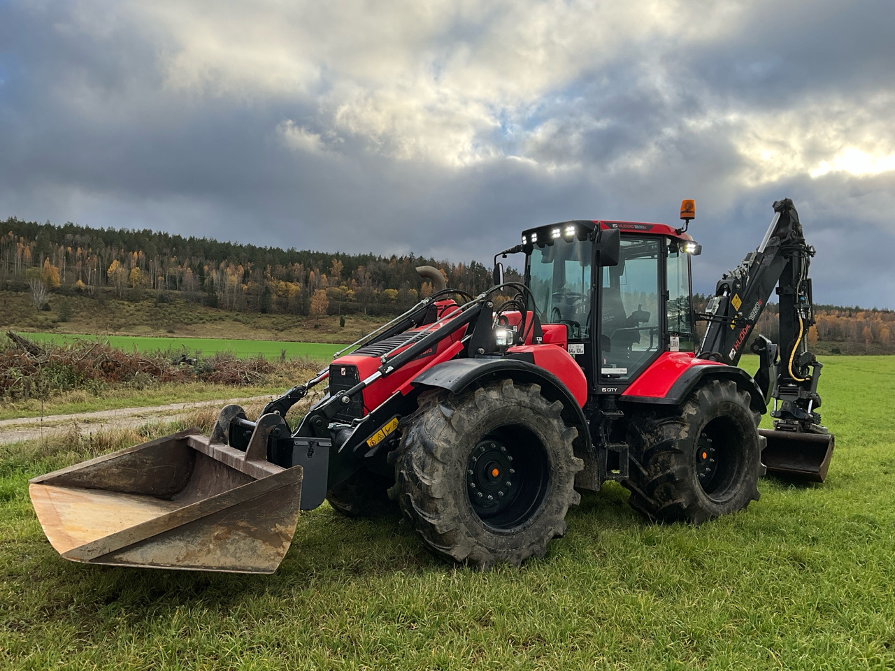 Huddig 1260E - Tractopelle: photos 1 Huddig 1260E - Tractopelle: photos 1