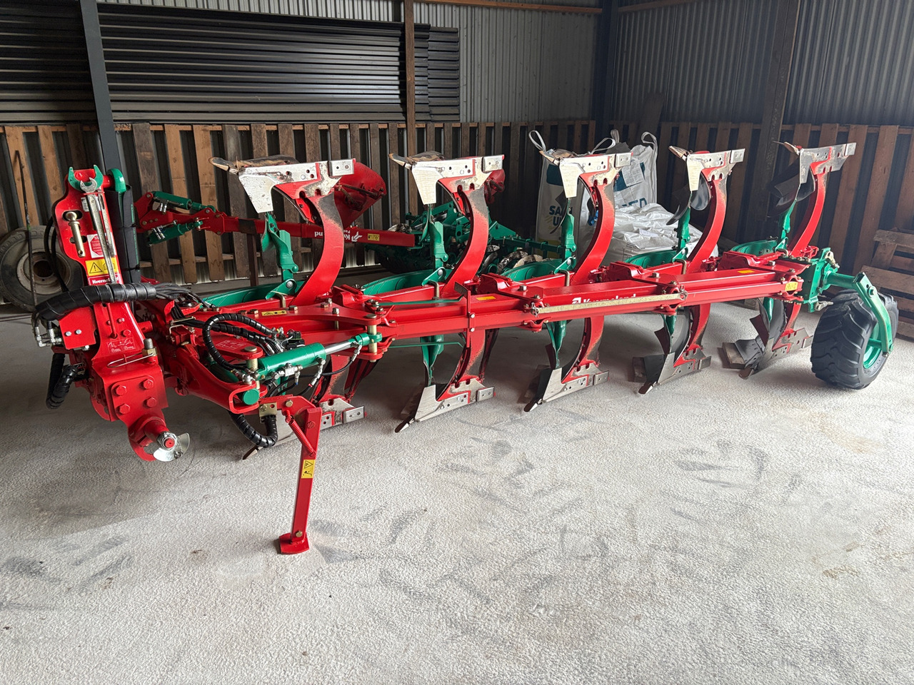 Kverneland ES KKES-85-200 - Charrue: photos 1 Kverneland ES KKES-85-200 - Charrue: photos 1