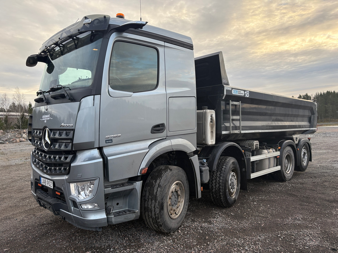 MERCEDES-BENZ AROCS 3753 - Camion benne: photos 1 MERCEDES-BENZ AROCS 3753 - Camion benne: photos 1