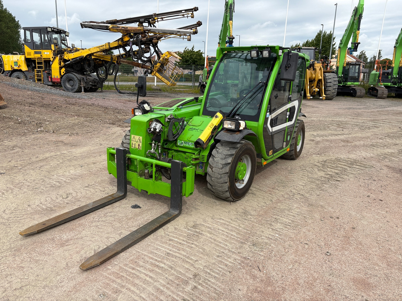 Merlo P27.6 Plus - Chariot télescopique: photos 1 Merlo P27.6 Plus - Chariot télescopique: photos 1