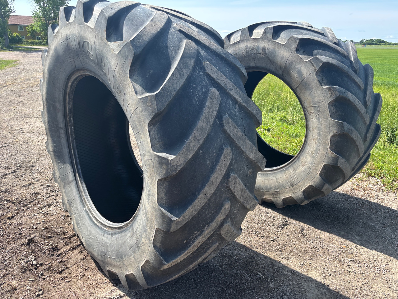 Michelin XM28 - Pneu pour Machine agricole: photos 1 Michelin XM28 - Pneu pour Machine agricole: photos 1