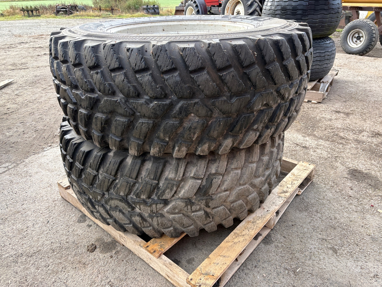 Nokian Radial - Pneu pour Machine agricole: photos 1 Nokian Radial - Pneu pour Machine agricole: photos 1