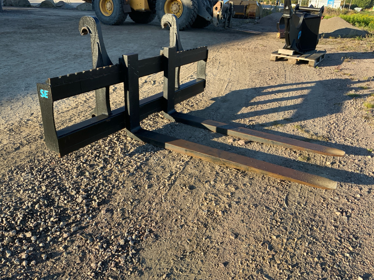 SE Equipment - Fourches pour Engins de chantier: photos 1 SE Equipment - Fourches pour Engins de chantier: photos 1