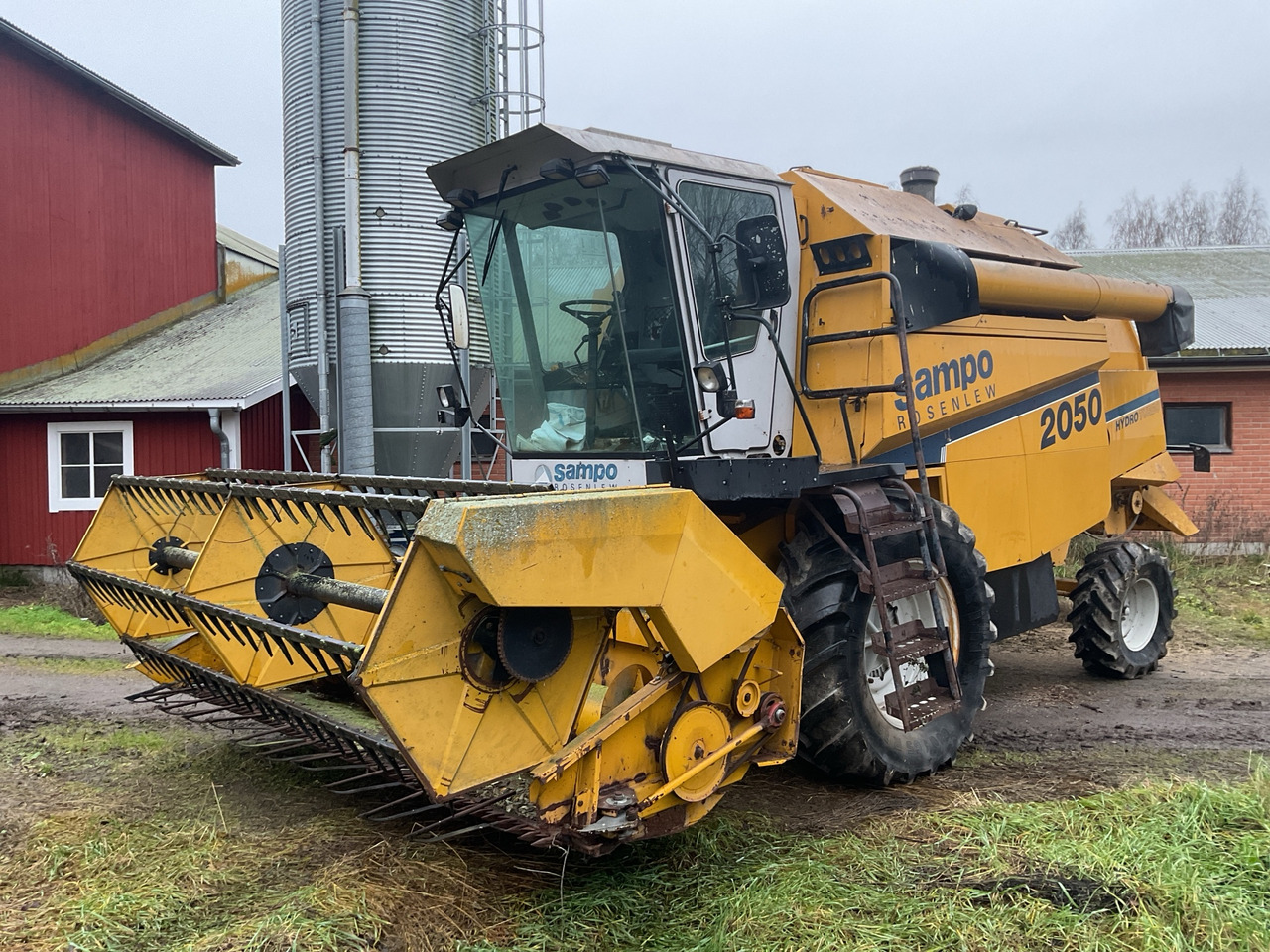 Sampo Rosenlew 2050 - Moissonneuse-batteuse: photos 1 Sampo Rosenlew 2050 - Moissonneuse-batteuse: photos 1